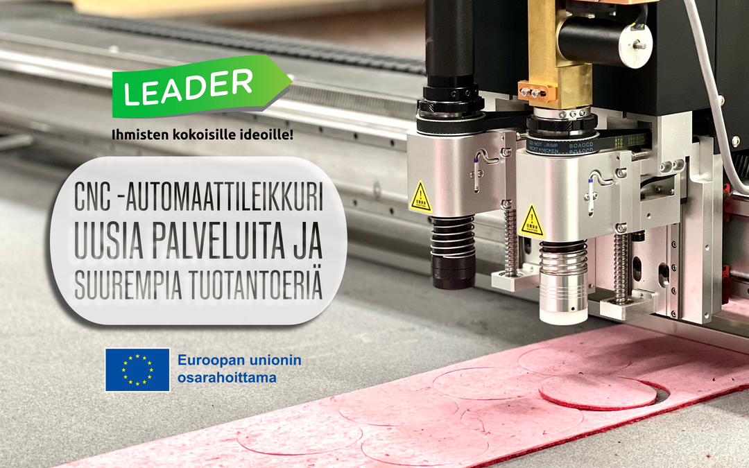 Uusi kuitumateriaalien leikkuulinja CNC-automaattileikkuri leikkaamassa kuitumateriaaleja tehokkaasti.