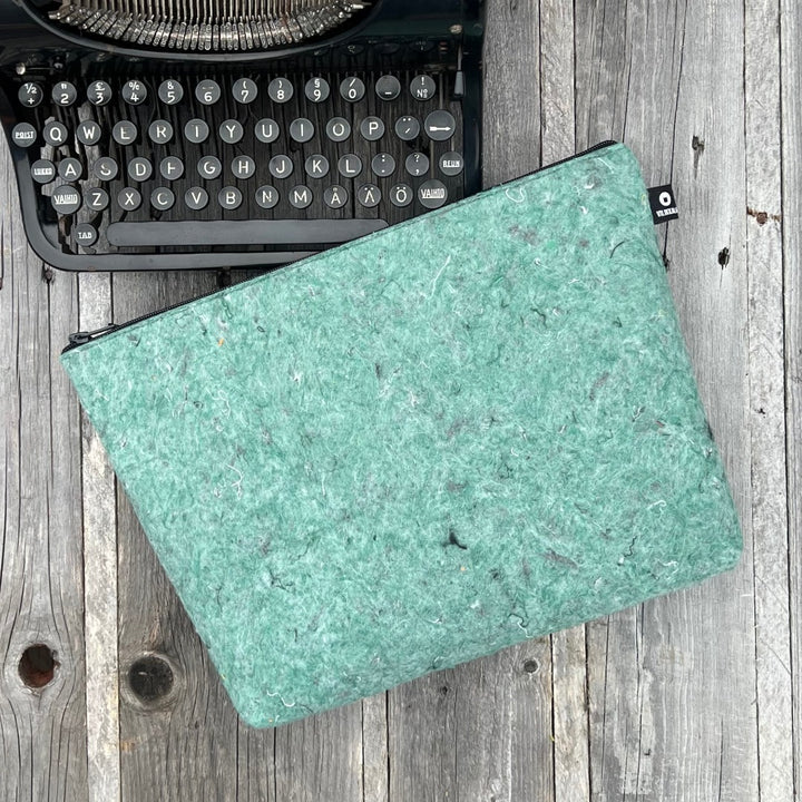 Accessory bag METSÄJAANU red removable textile felt 15x20cm