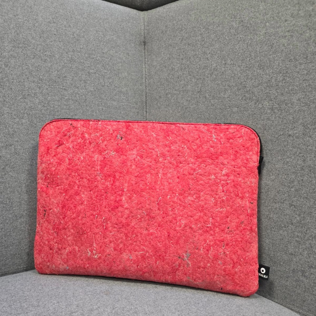Laptopsuoja KIRAKKA punainen poistotekstiilihuopa 27x37cm