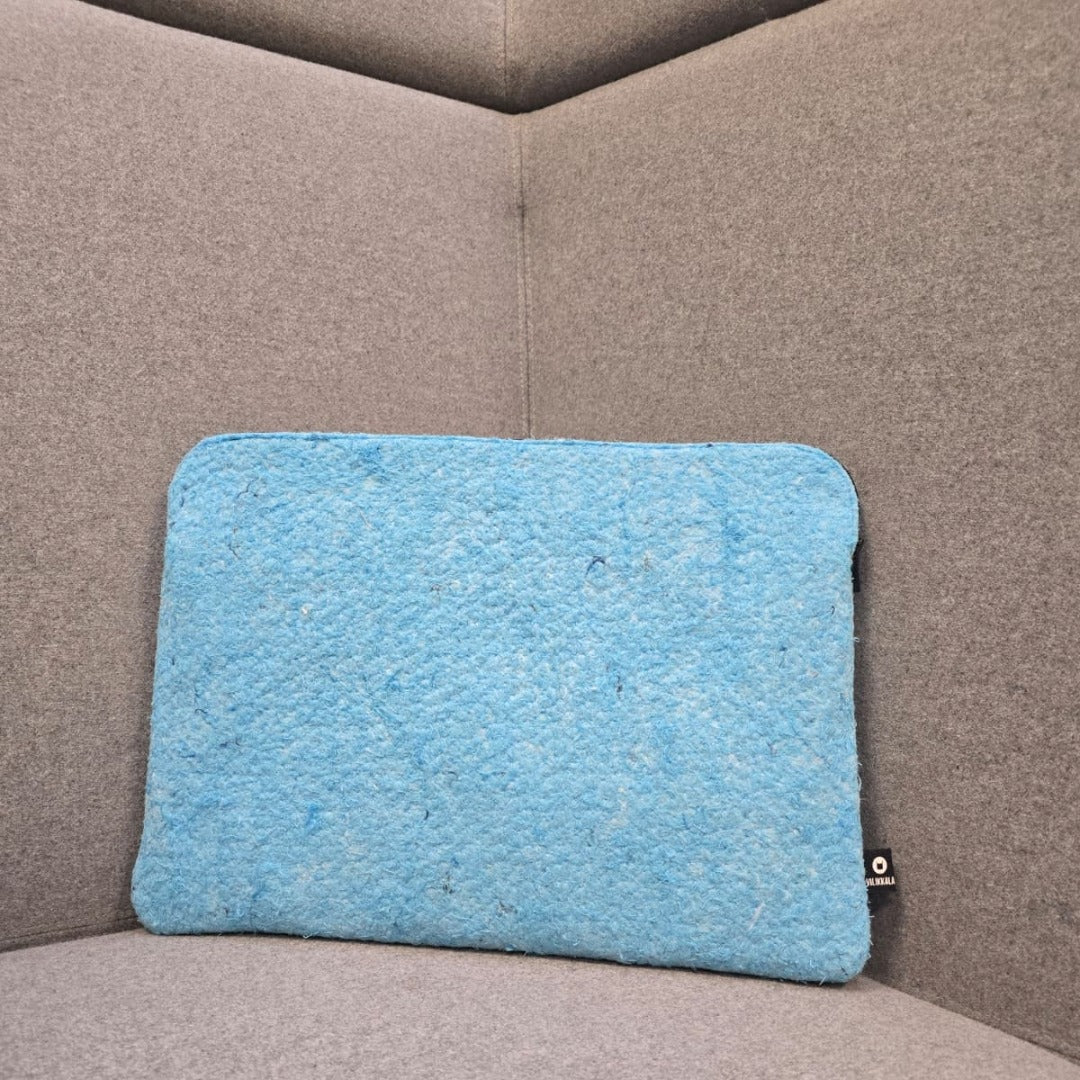 Laptopsuoja KIRAKKA turkoosi poistotekstiilihuopa 27x37cm