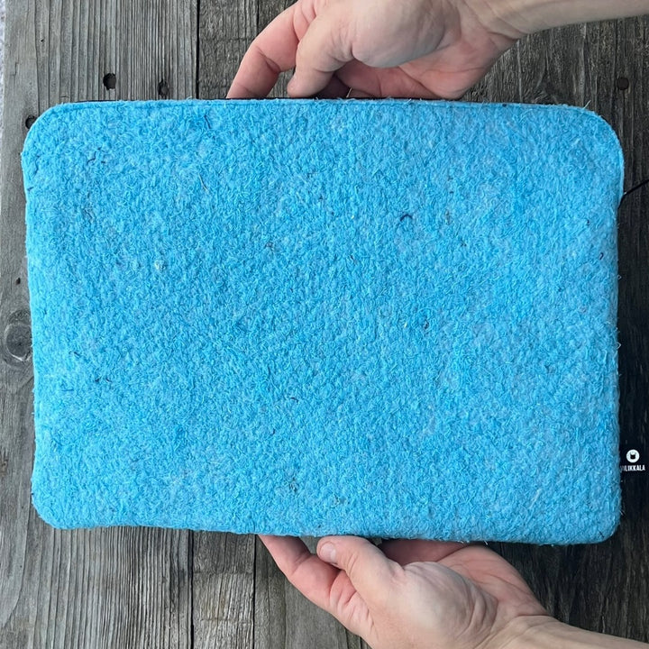Laptopsuoja KIRAKKA turkoosi poistotekstiilihuopa 27x37cm