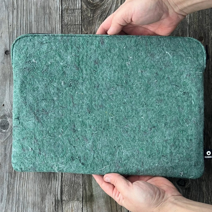 Laptopsuoja KIRAKKA  vihreä poistotekstiilihuopa 27x37cm