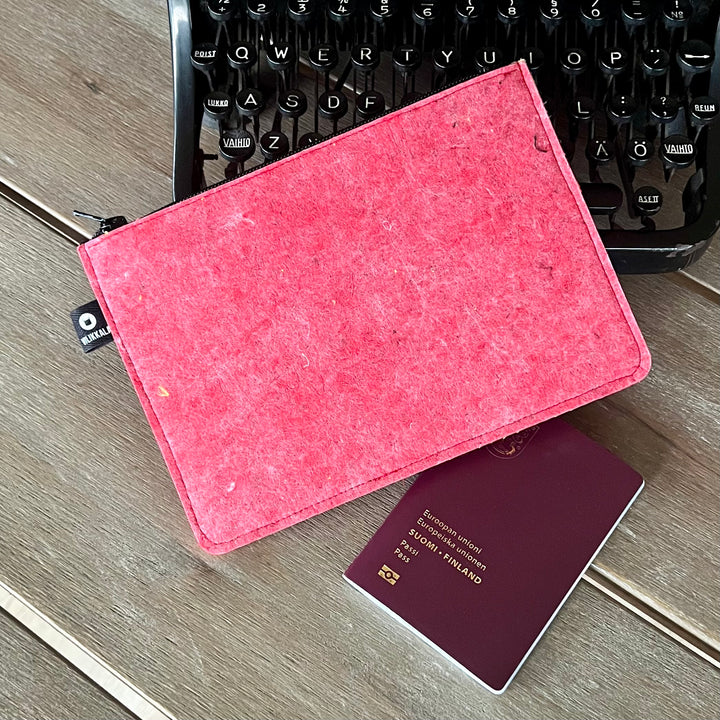 Accessory bag METSÄJAANU light green removable textile felt 15x20cm