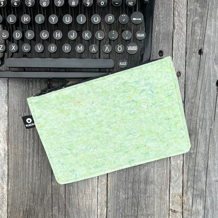 Accessory bag METSÄJAANU light green removable textile felt 15x20cm