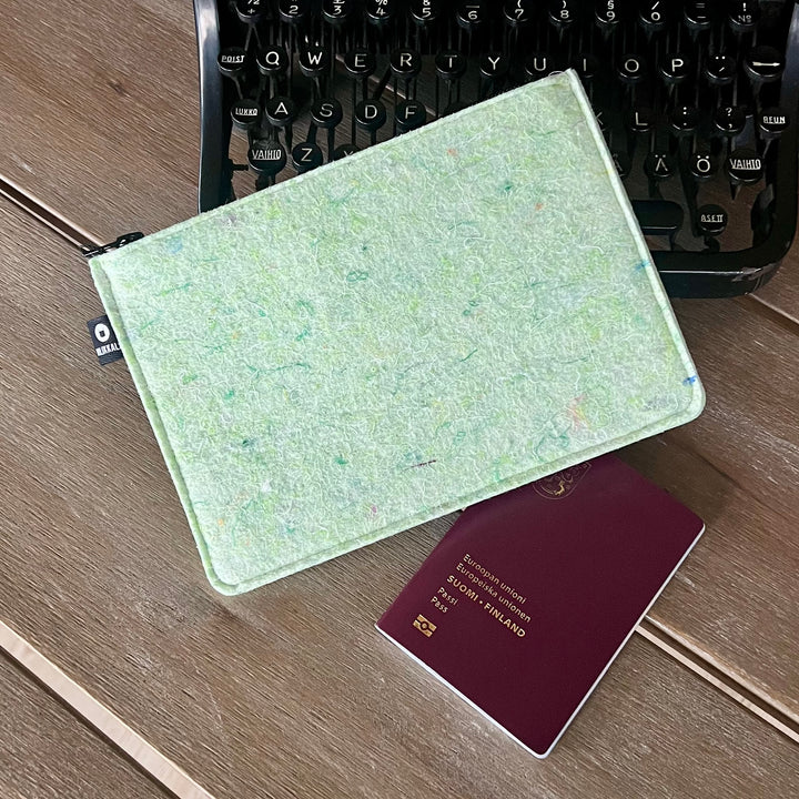 Accessory bag METSÄJAANU light green removable textile felt 15x20cm