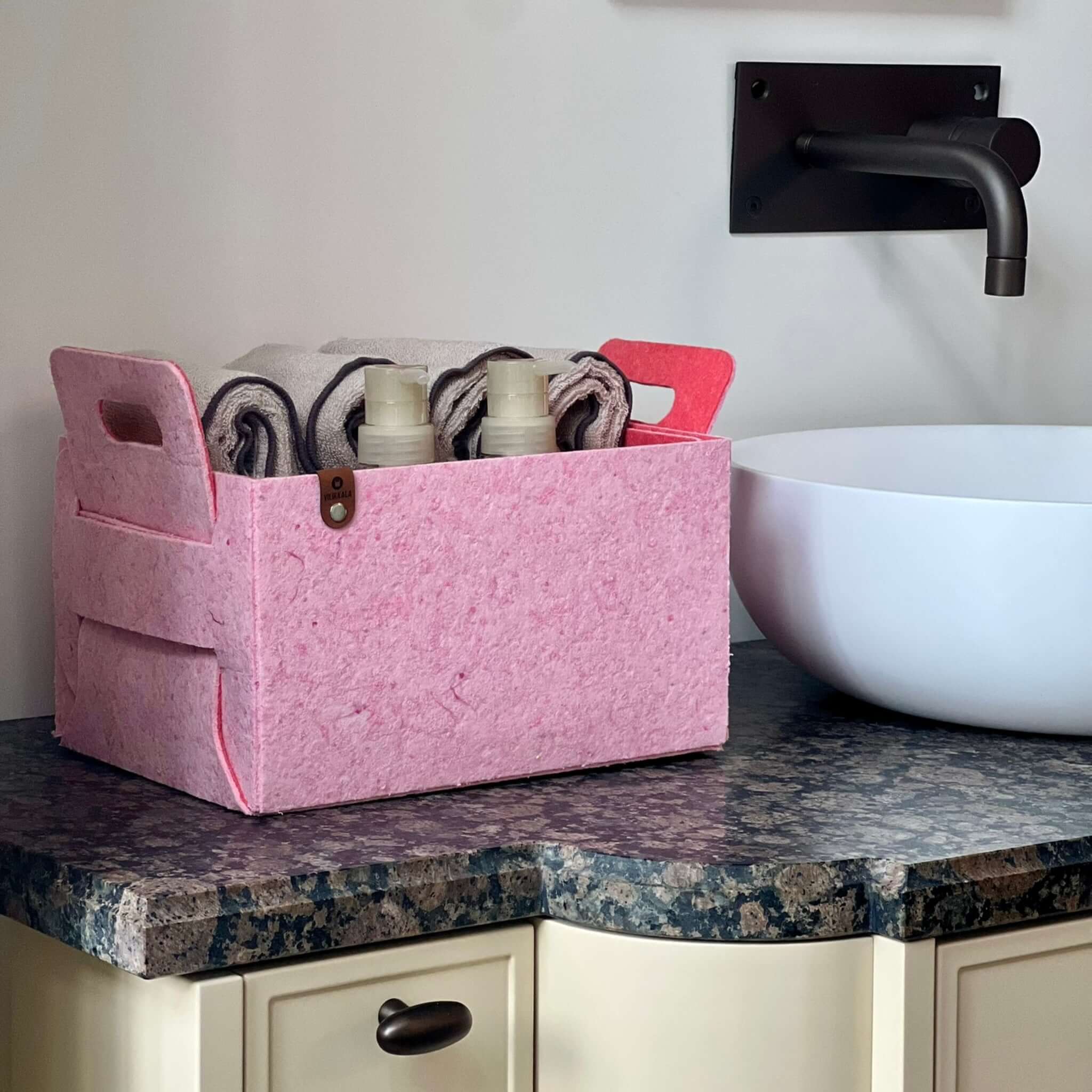 Säilytyskori kierrätyskuidusta, pinkki malli KAUKURI, 17,5L, 35x25x20cm, käytännöllinen ja tyylikäs.