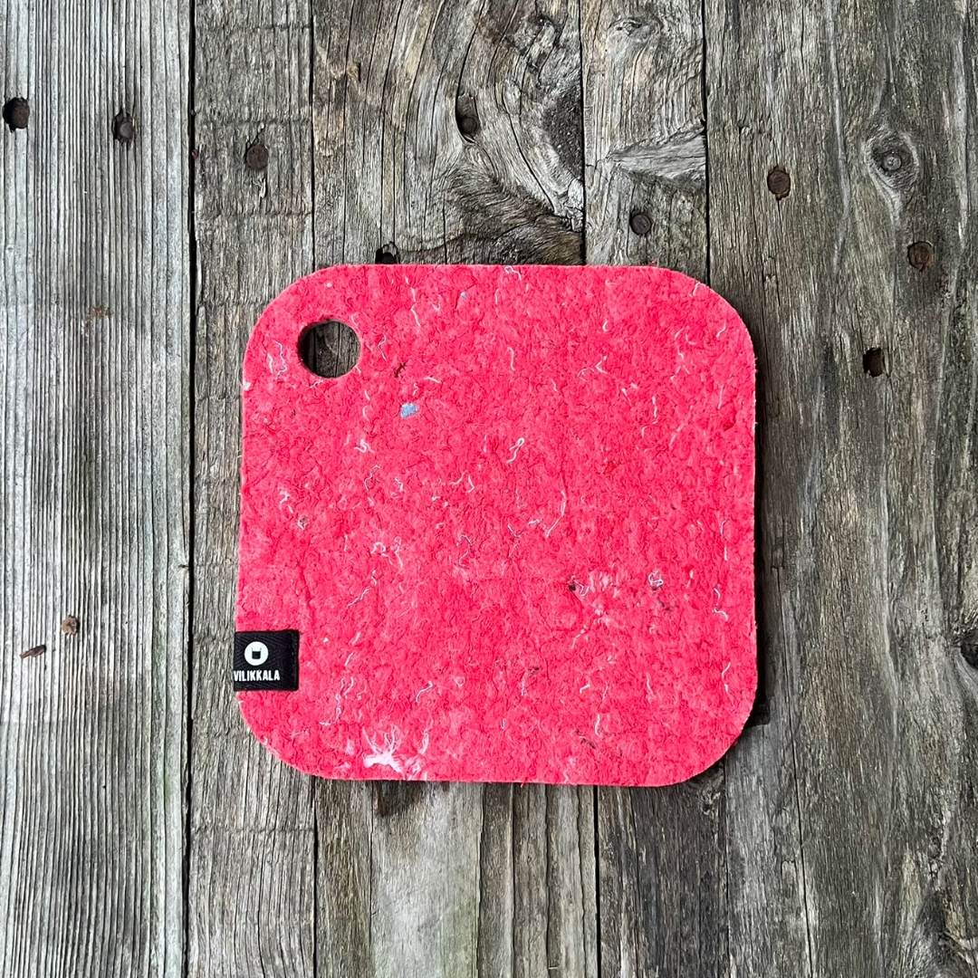 Pannunalunen Koorla vihreä/punainen 18 × 18 cm poistotekstiilihuopa